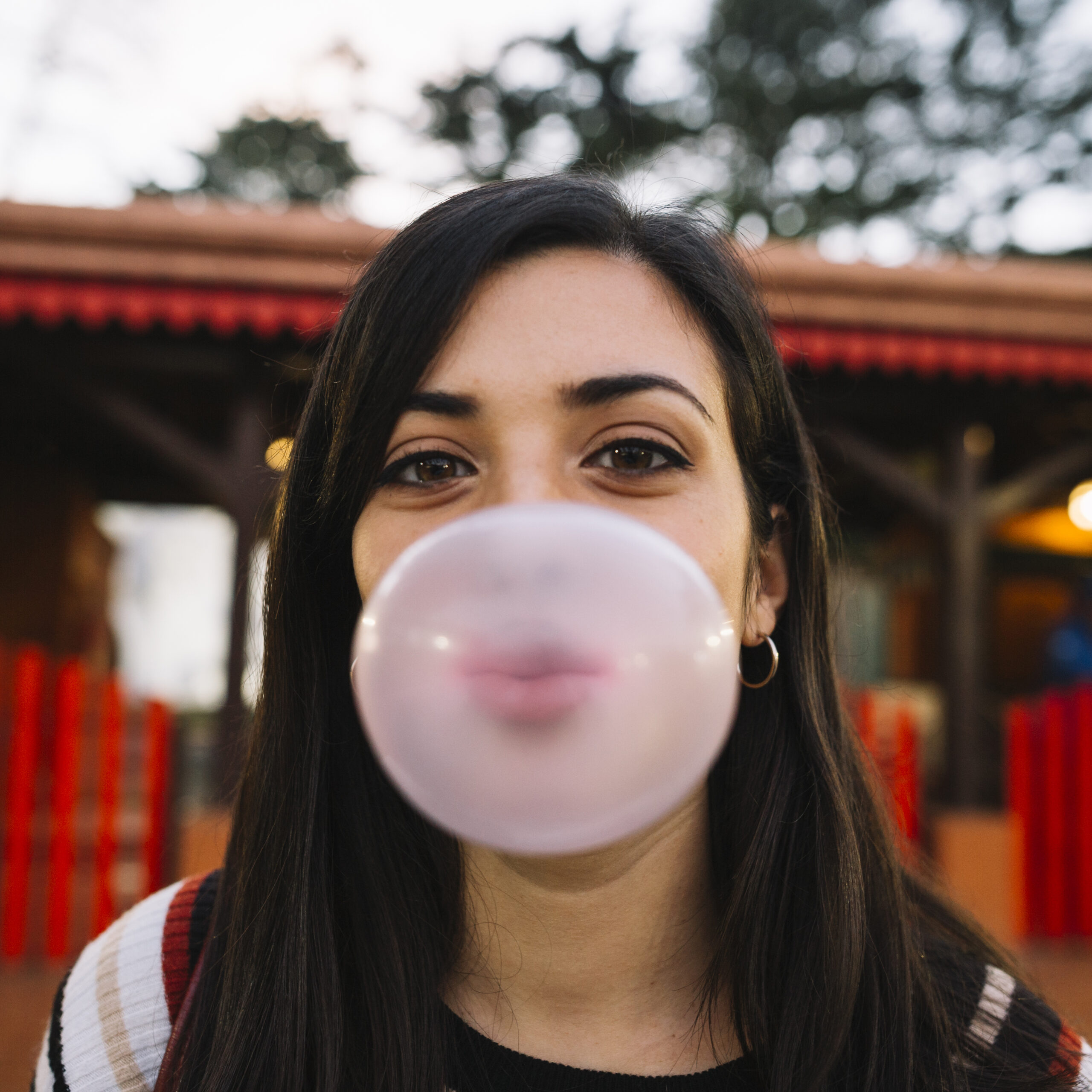 Does chewing gum clean your teeth?